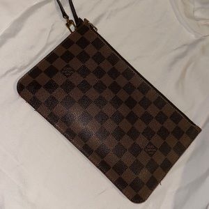 LV WRISTLET